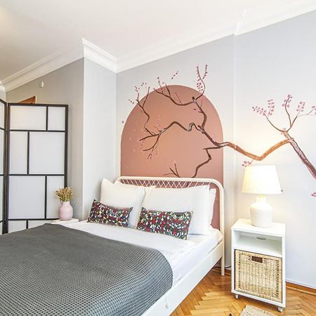 Gorgeous Flat With Lovely Balcony In Nisantasi Istanbul Eksteriør bilde